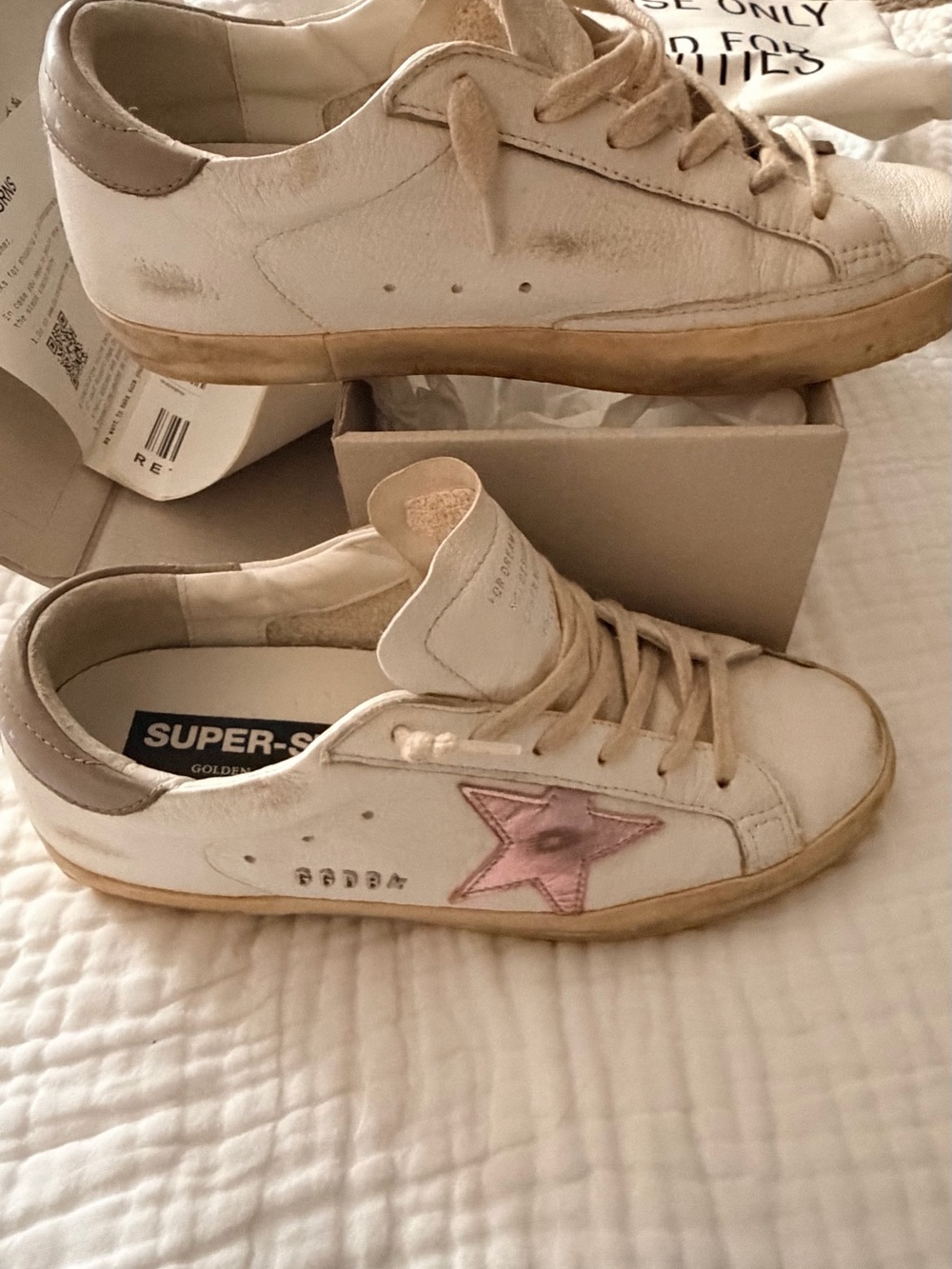 Golden Goose Super Star with PINK star💕⭐️Almost New- with packaging